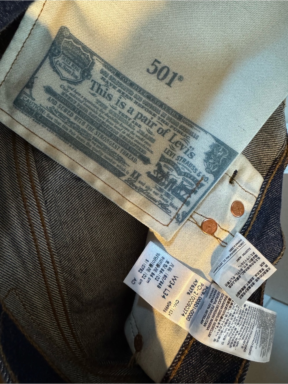 Levi's button fly - shrink to fit jeans. Size 34x34 Dark blue rigid indigo color - Picture 3 of 7